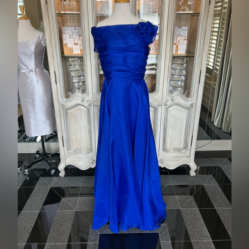 Frascara Gown